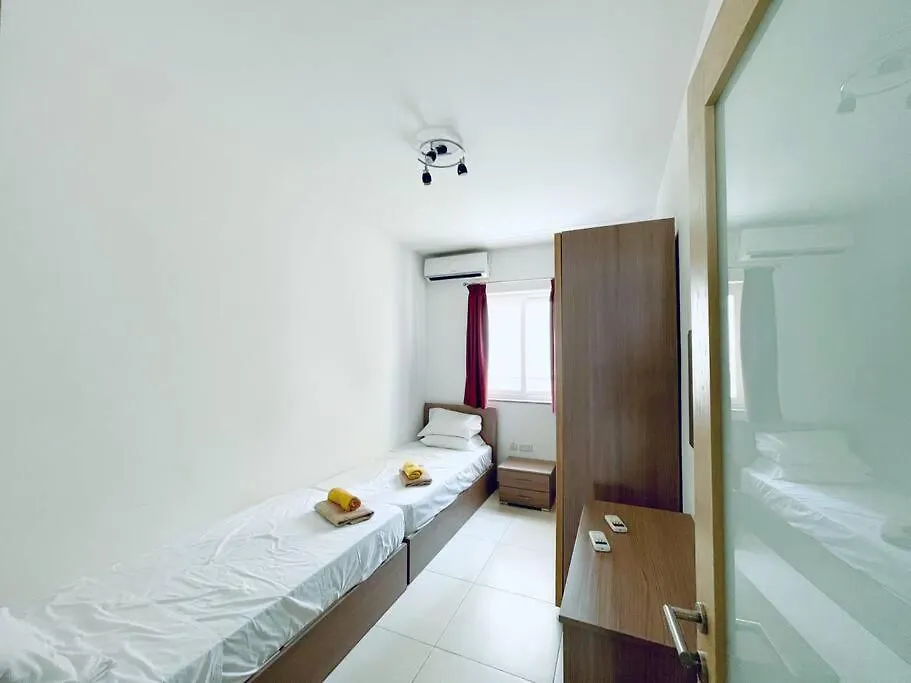 Stylish Modern Central Apartment 4 Paceville Saint Julian's