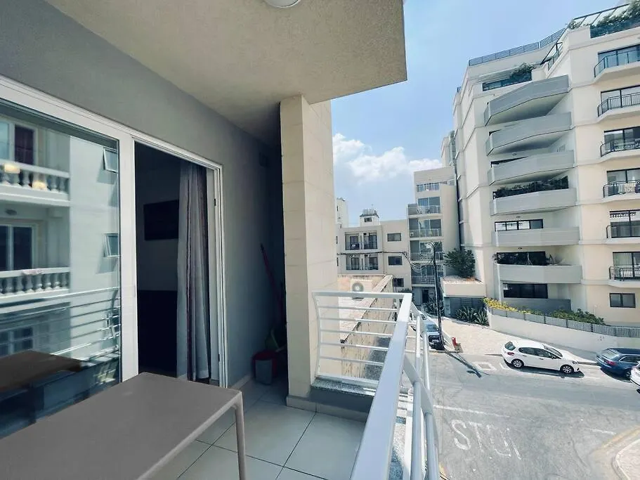 Stylish Modern Central Apartment 4 Paceville Saint Julian's